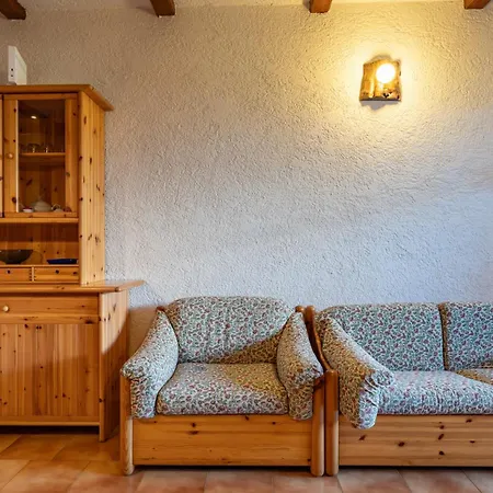 Hidden Garden Cremeno